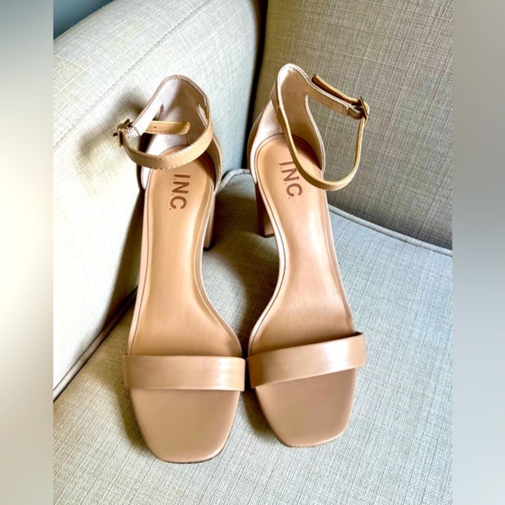 INC Tan Open Toe Sandal/Heel w Elastic and Adjustable Ankle Strap. Size 9.5